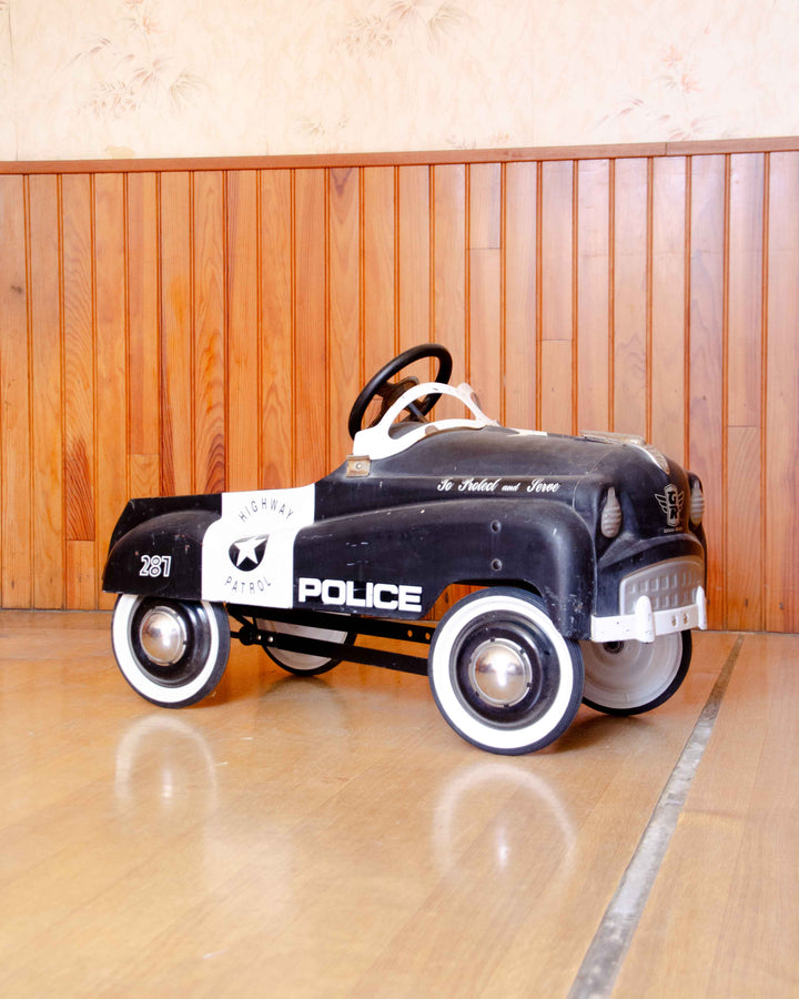 alix-voiture-a-pedales-police-americaine-1112-2