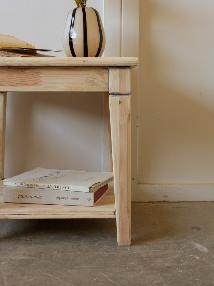 francine-table-appoint-bois-carréé-1047-6