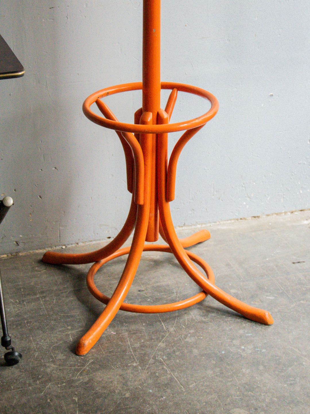 max-porte-manteaux-orange-197-4