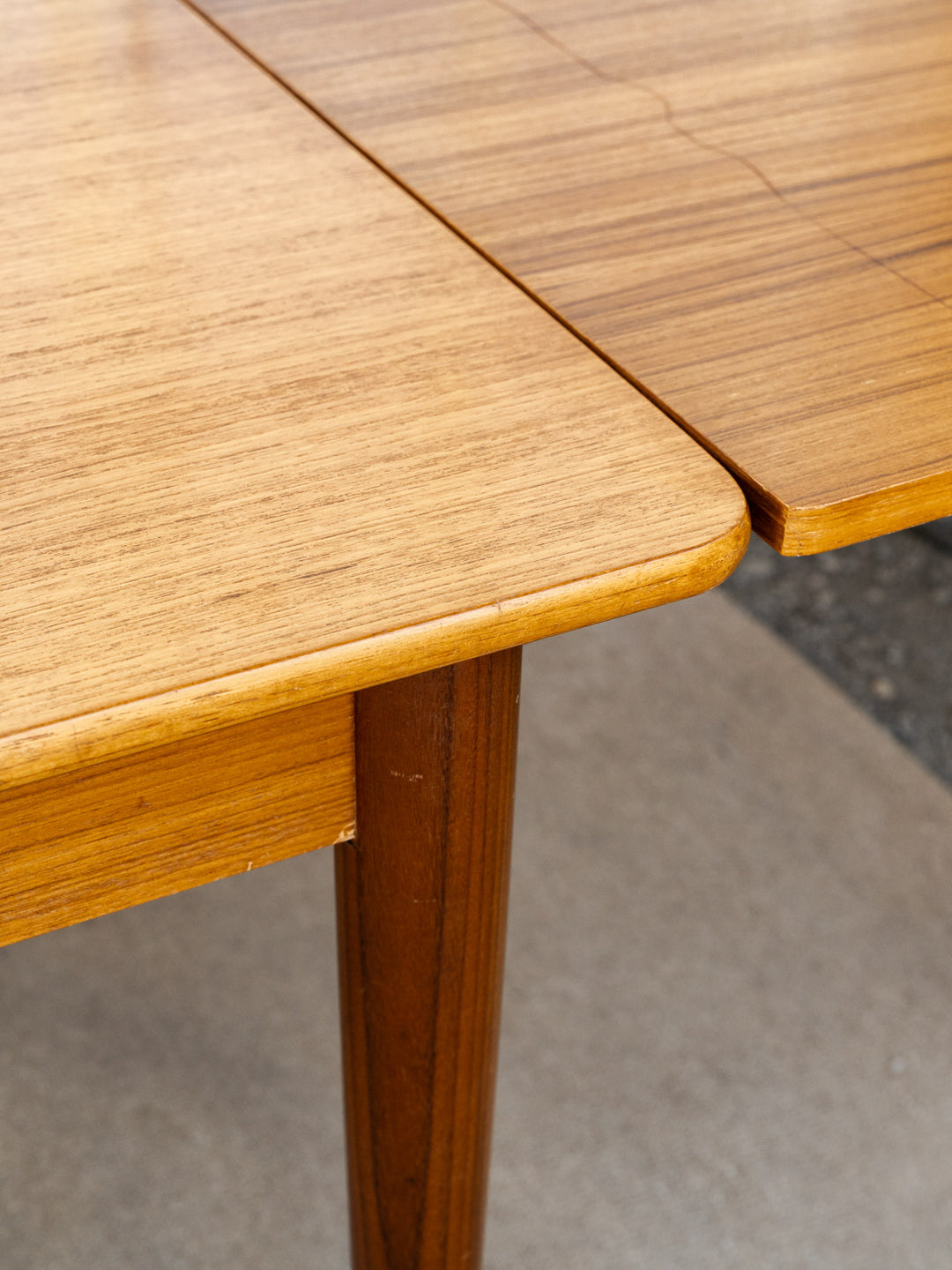 karla-table-a-manger-teck-1218-16