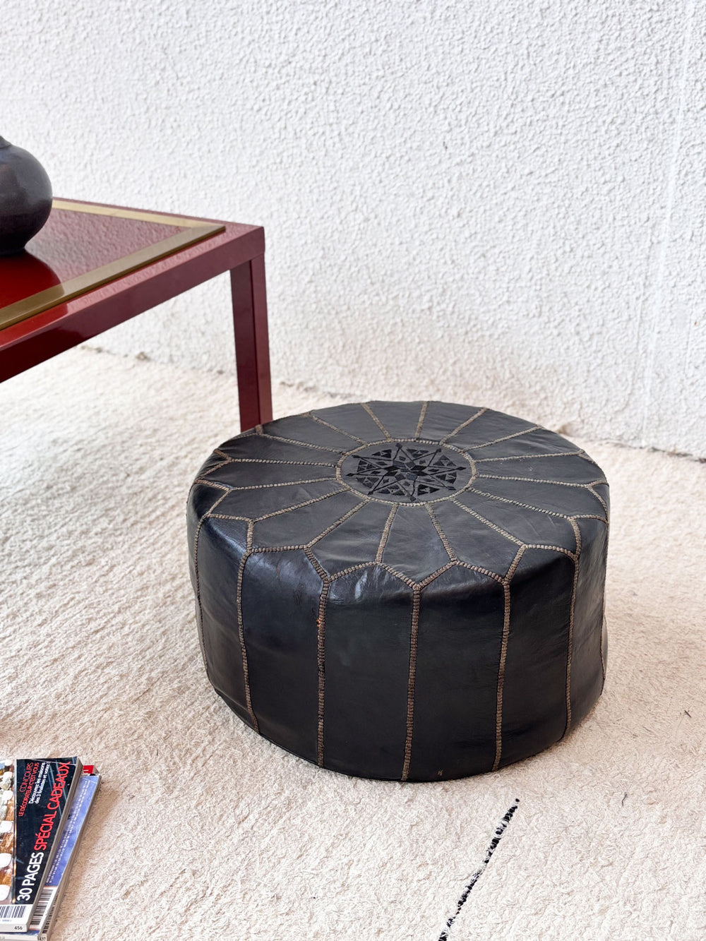 5poufencuir-2.jpg