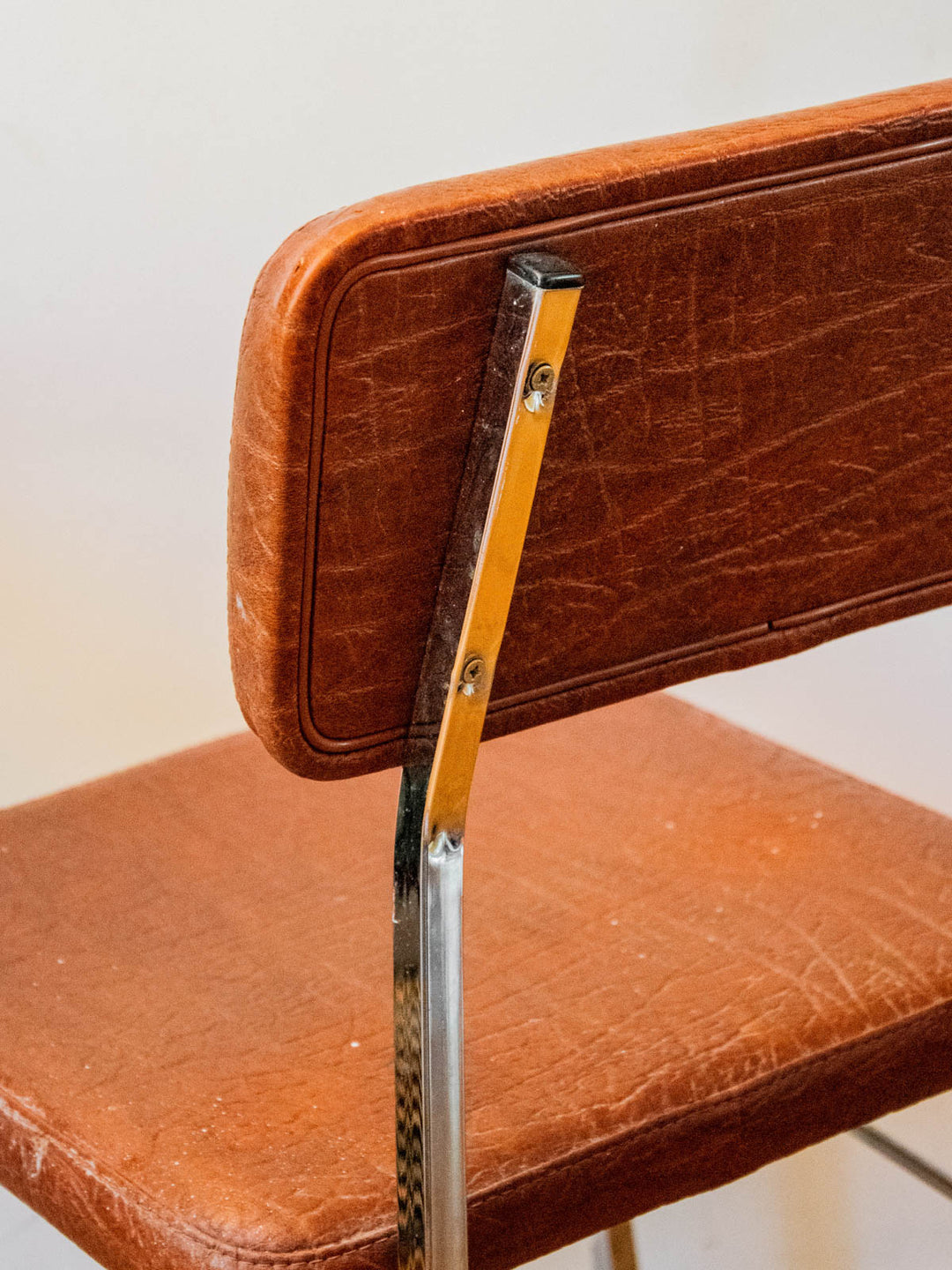 alma-chaise-simili-cuir-1354-10