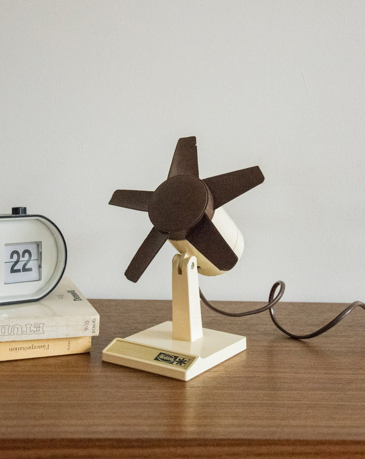 nour-appareil-electrique-vintage-plastique-43-1