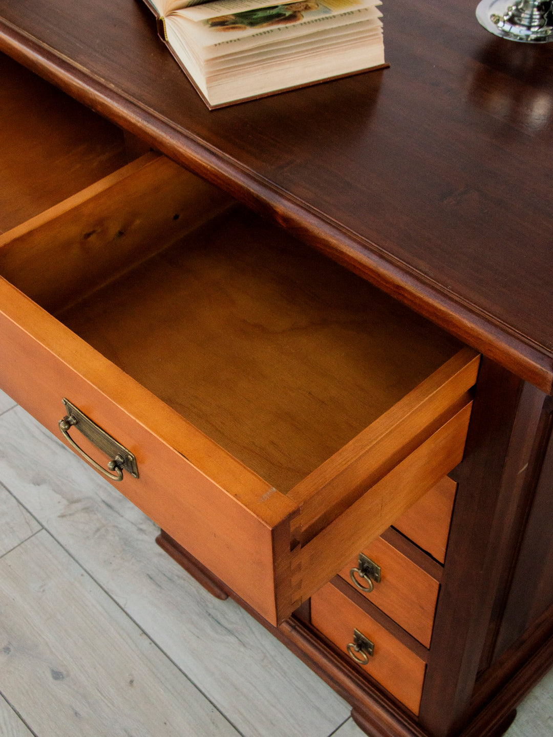 edouard-bureau-bois-580-8