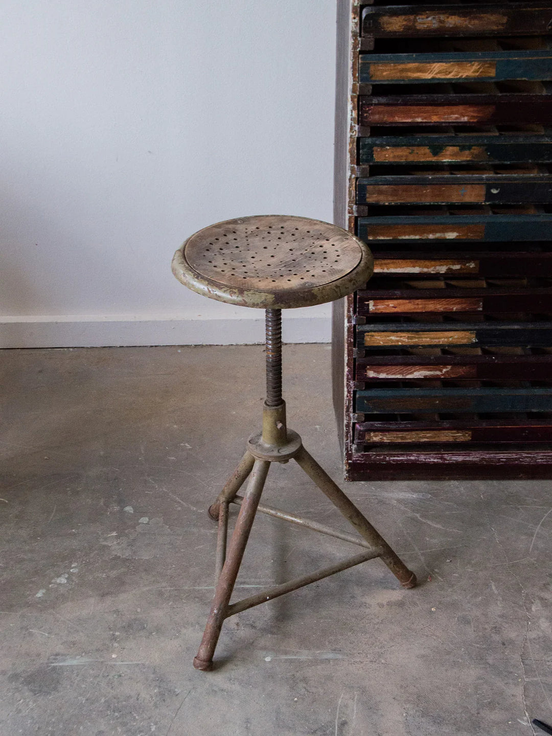 regis-tabouret-metal-631-2