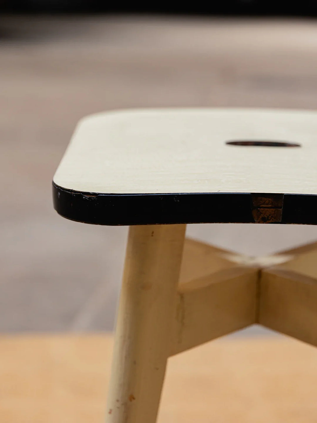 regis-tabouret-mado-formica-863-5