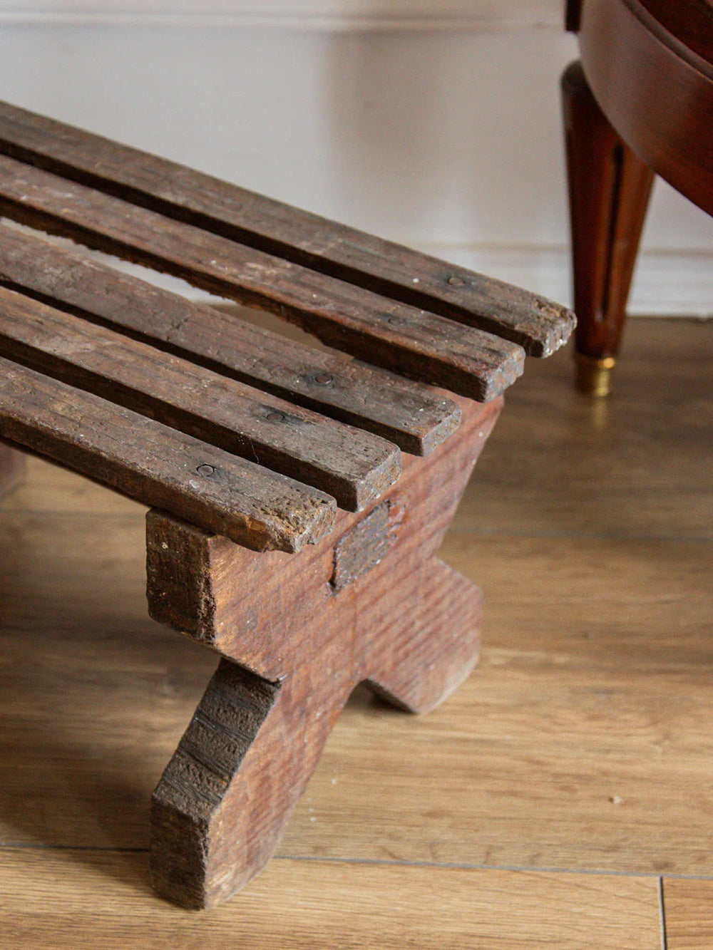 regis-tabouret-bois-616-2