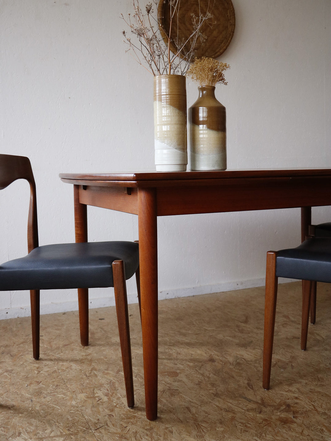 karla-table-à-manger-teck-1025-3