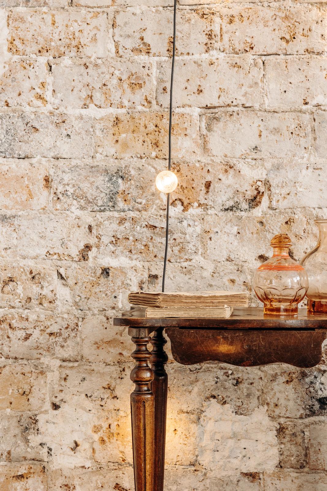 Francine, la table d'appoint N°31 - Debongout