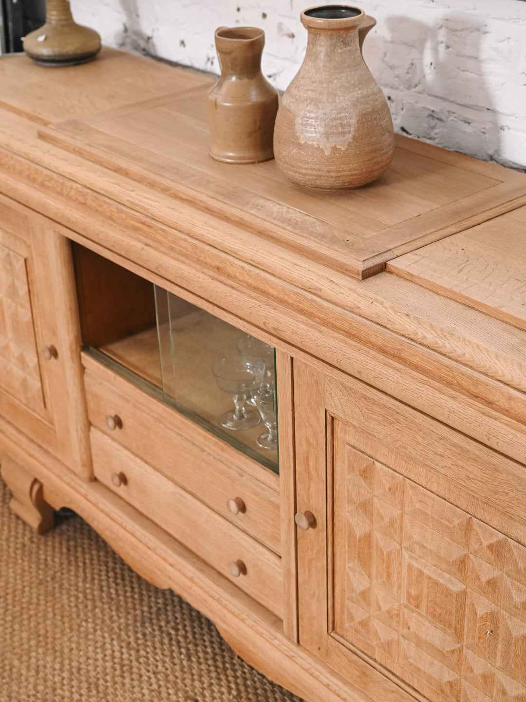 gilbert-buffet-bois-massif-travaille-1846-11