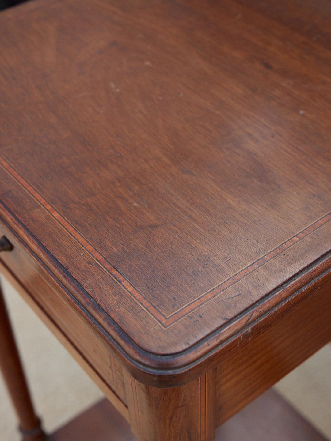 alfred-gueridon-bois-noyer-vintage-1464-6