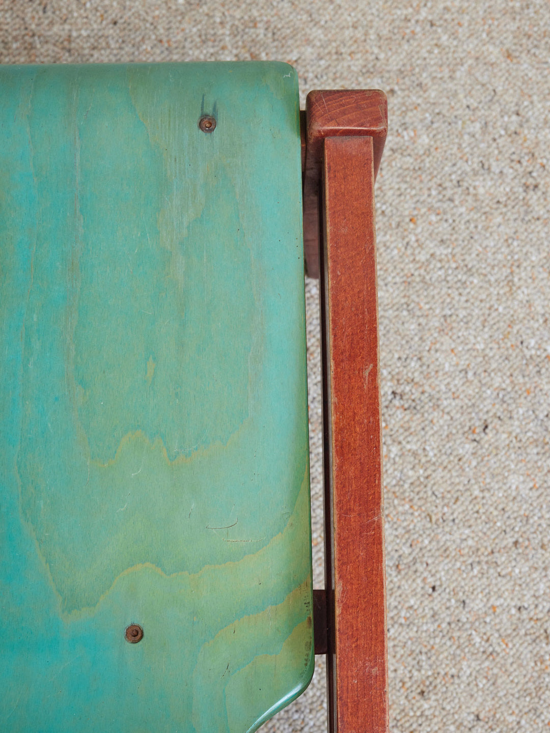 alma-chaise-bois-design-vintage-vert-2024-12