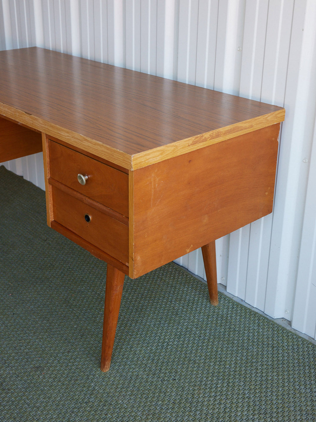 yvan-bureau-bois-572-8