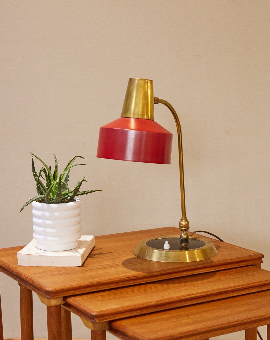 julia-lampe-a-poser-laiton-1060-1