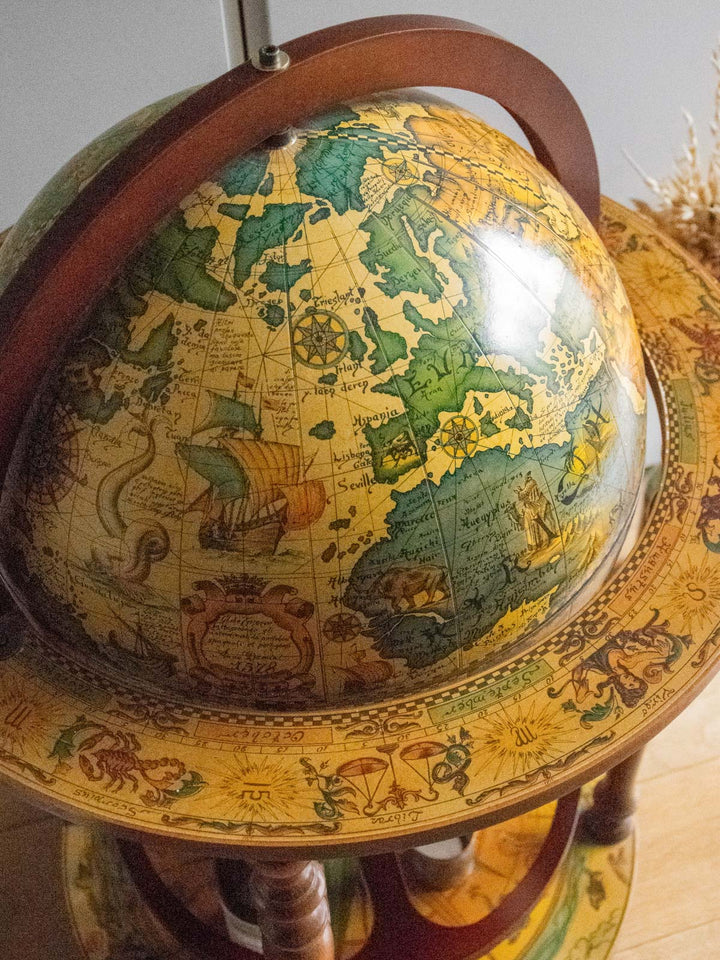 quentin-bar-globe-61-11