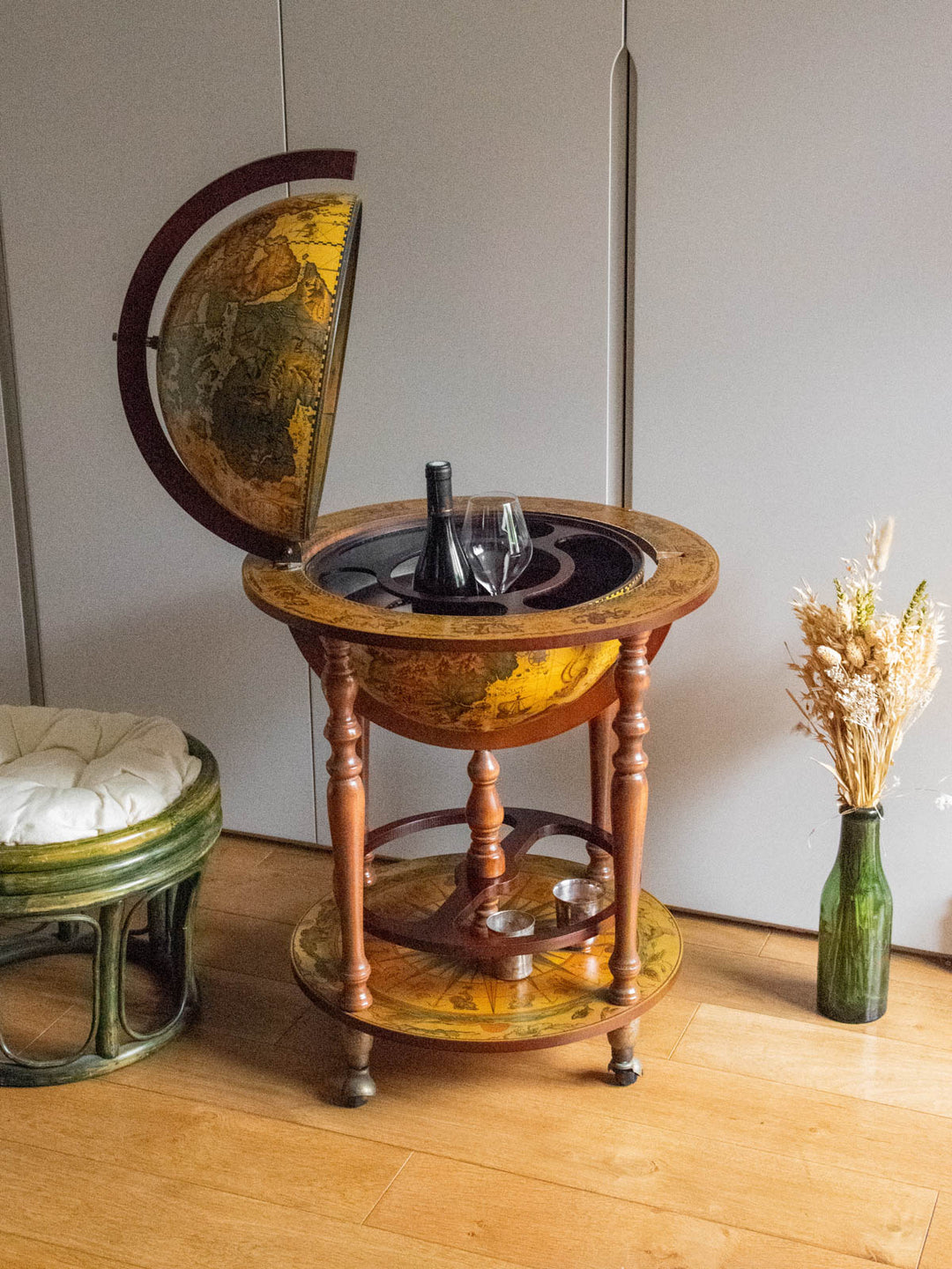 quentin-bar-globe-61-2