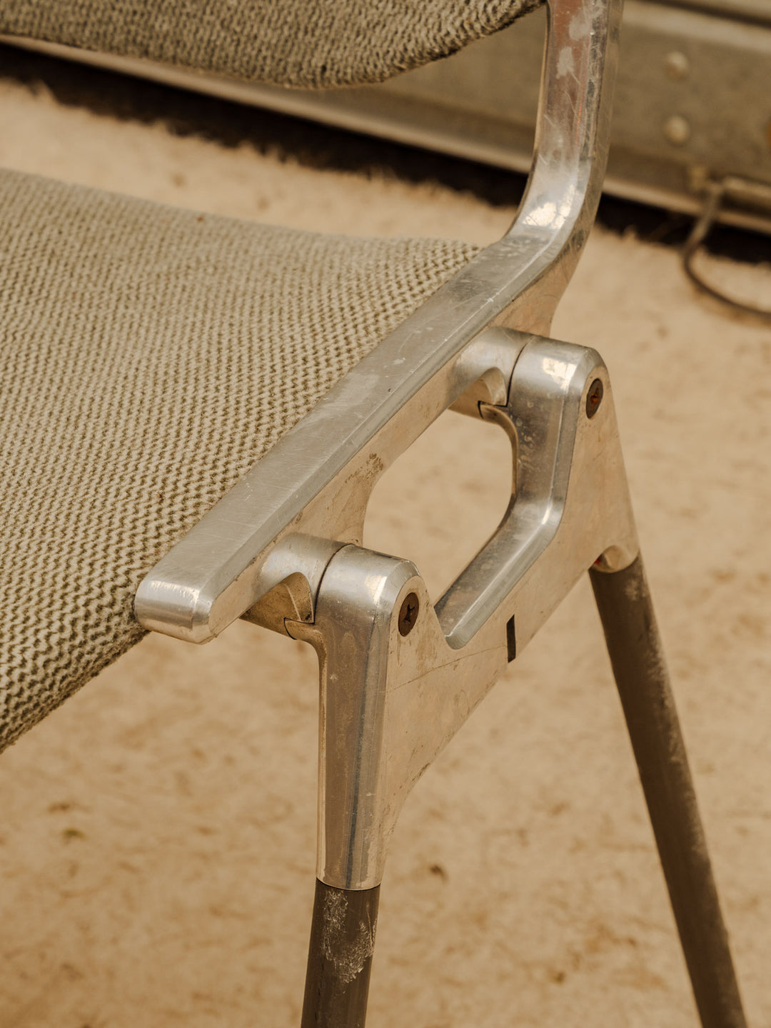 alma-chaise-chrome-2126-8