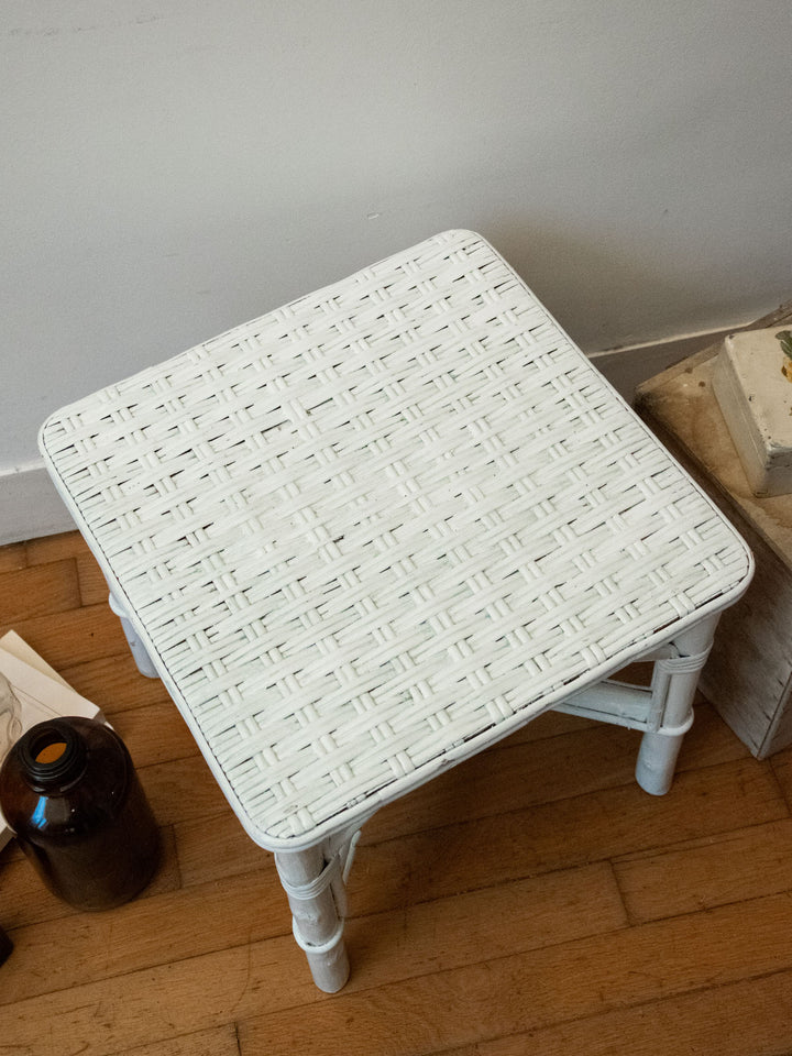 francine-table-appoint-blanche-584-7