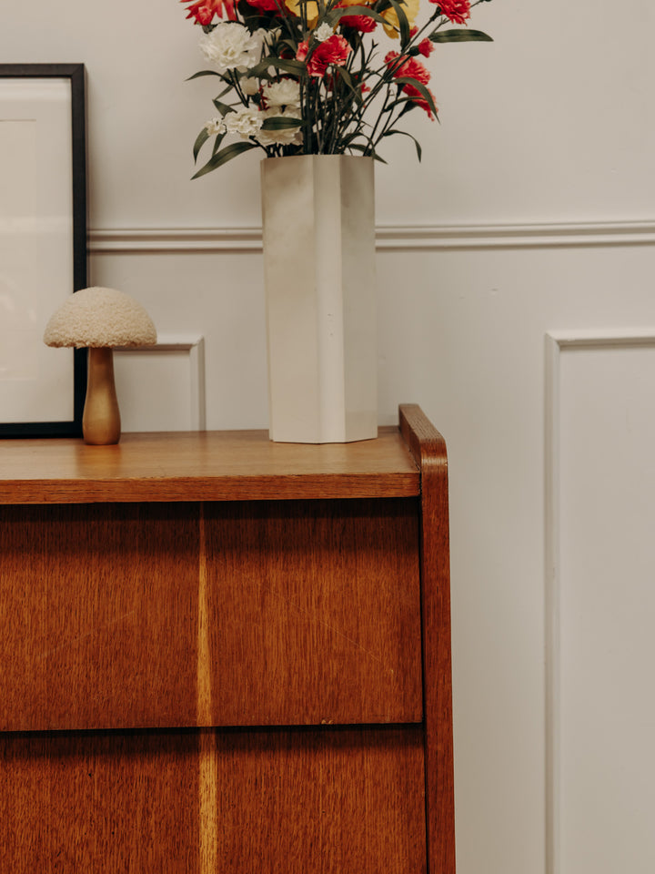 olga-commode-teck-389-5