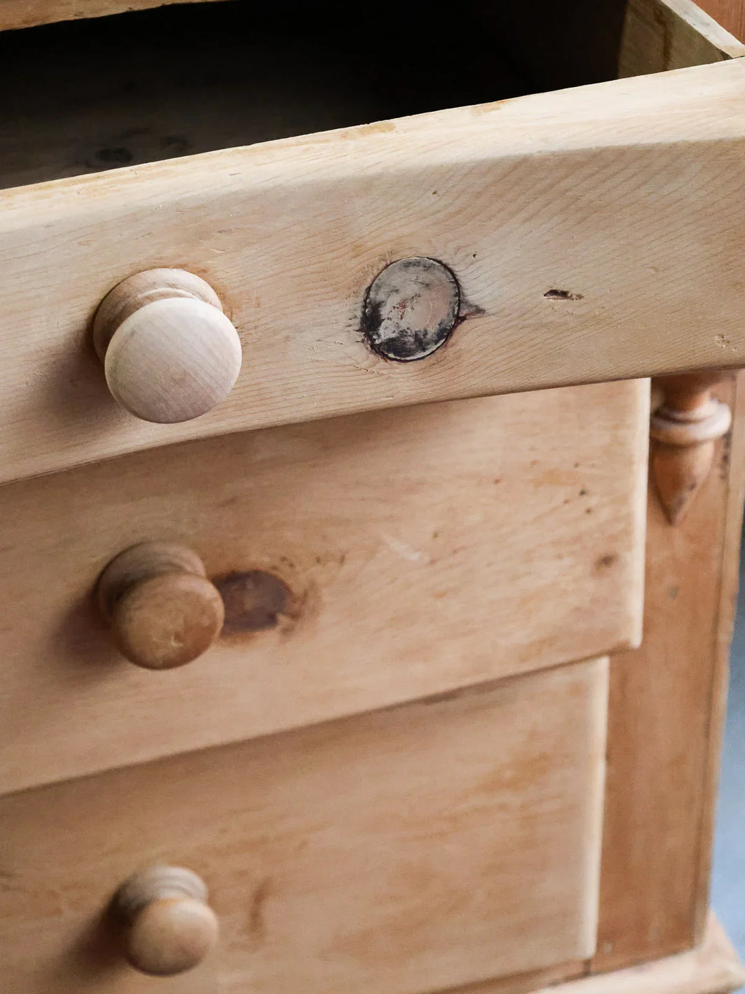 gilbert-buffet-bois-pin-687-4