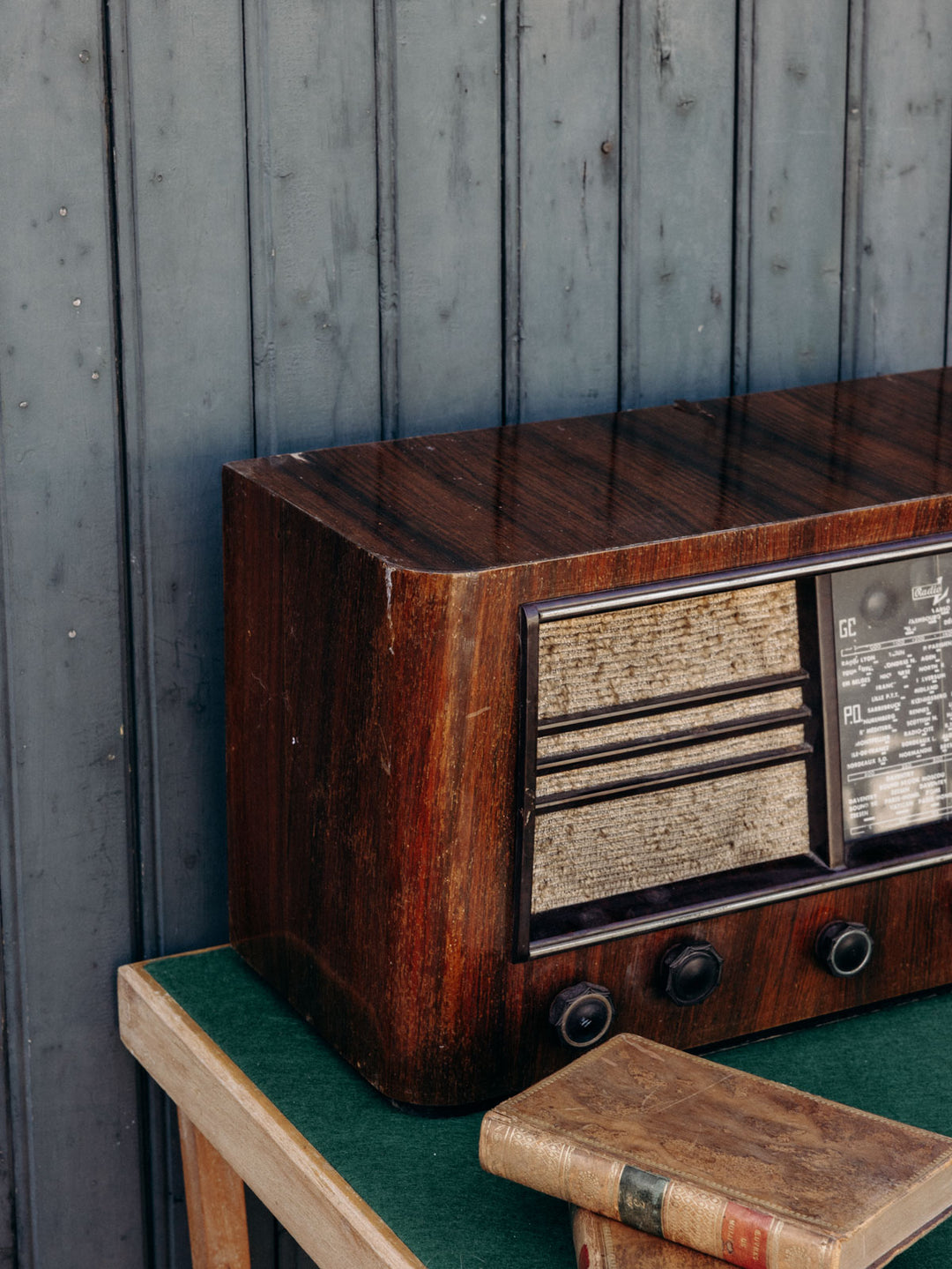 nour-appareil-electrique-vintage-bois-64-3