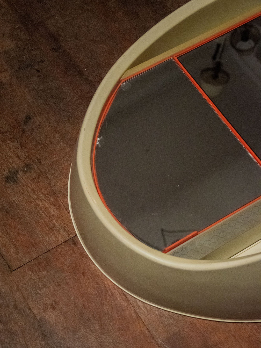 louise-coiffeuse-plastique-miroir-207-3