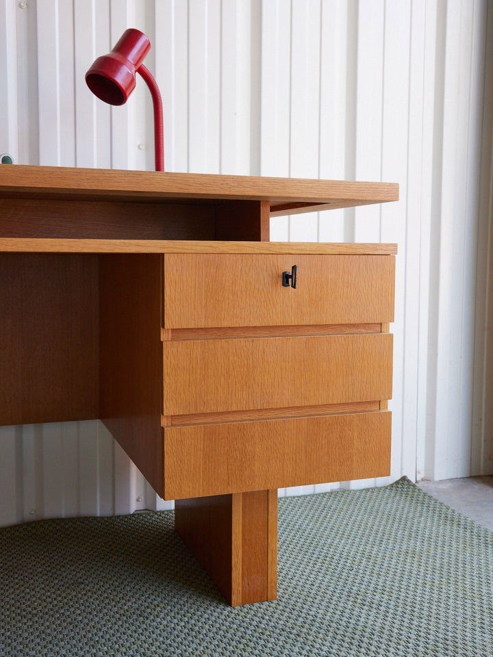 yvan-bureau-bois-573-7