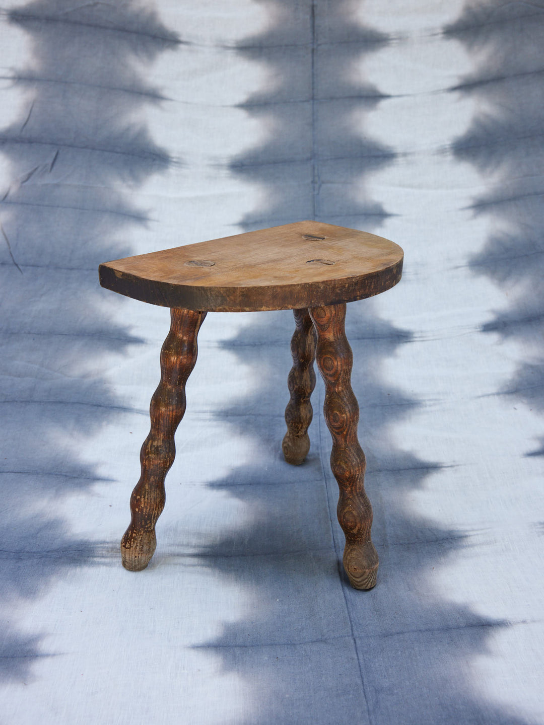 regis-tabouret-bois-brutaliste-1442-3