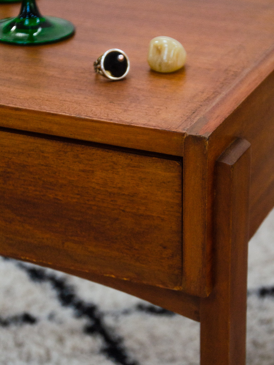 odile-table-chevet-teck-1619-6