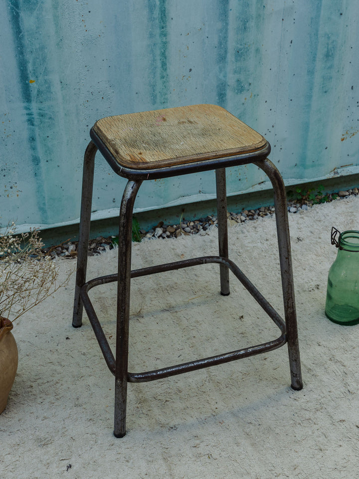 regis-tabouret-bois-1576-3