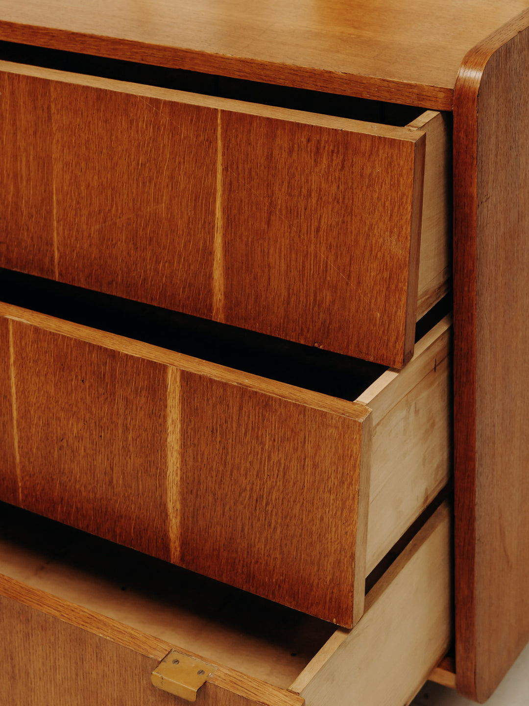 olga-commode-teck-389-3