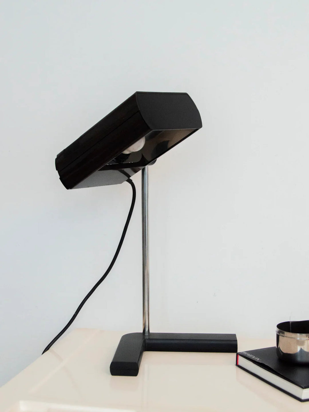 julia-lampe-à-poser-noire-821-6