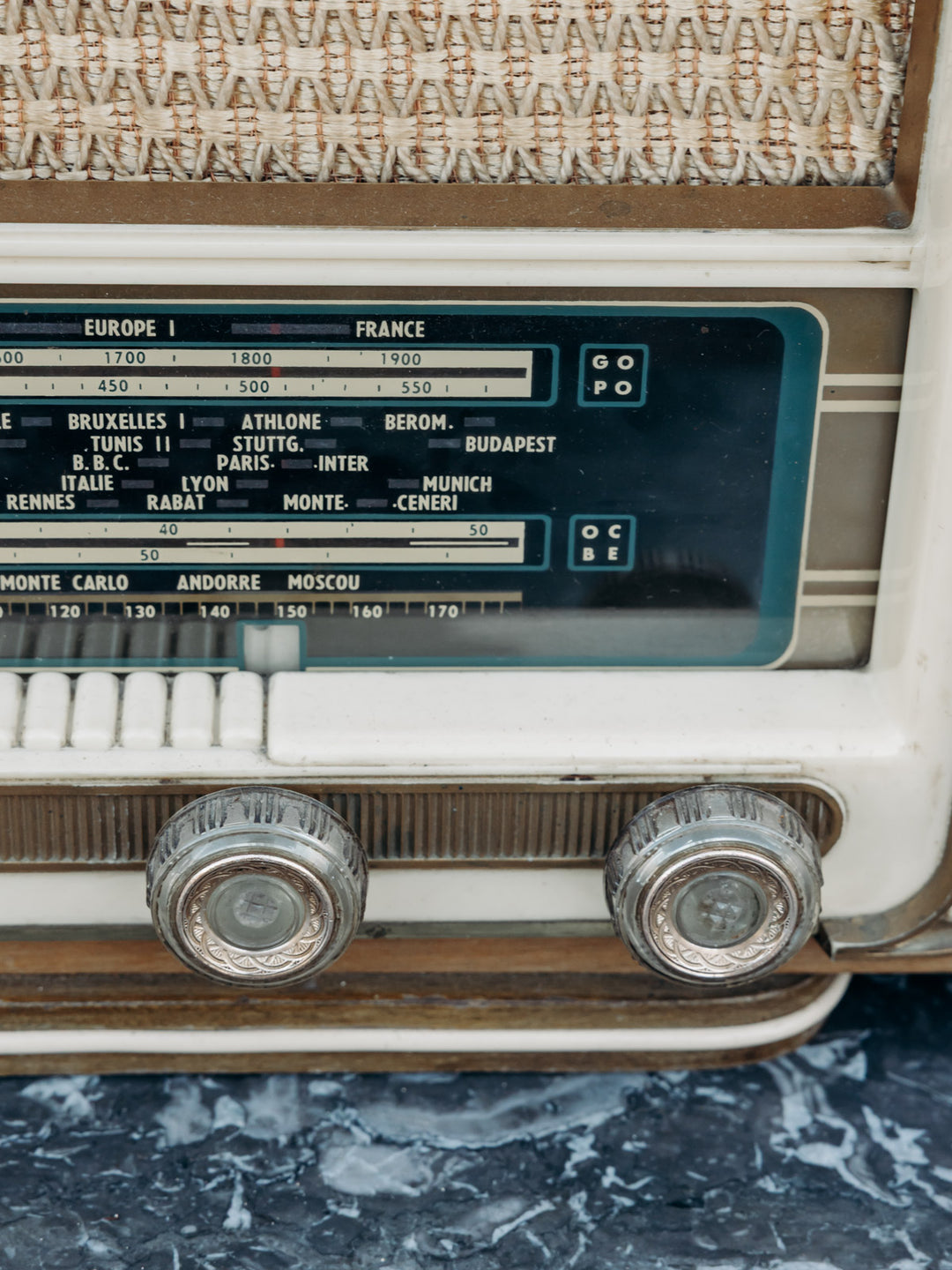 nour-appareil-electrique-vintage-bois-34-5