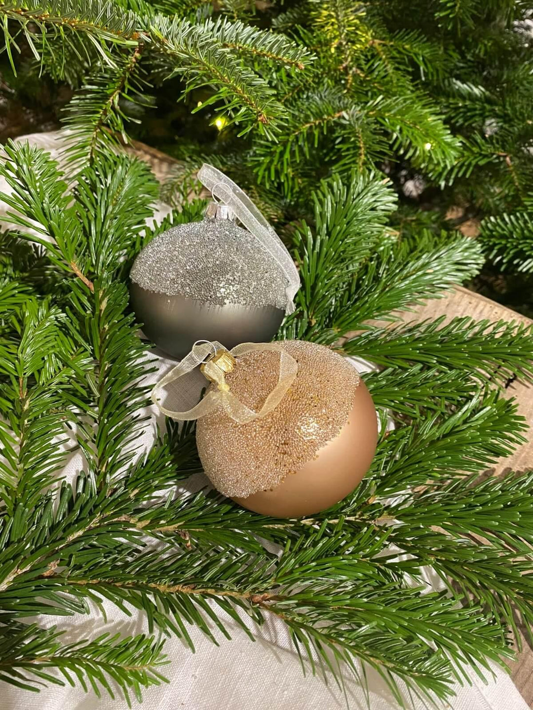 Laure, la boule de Noël - Debongout