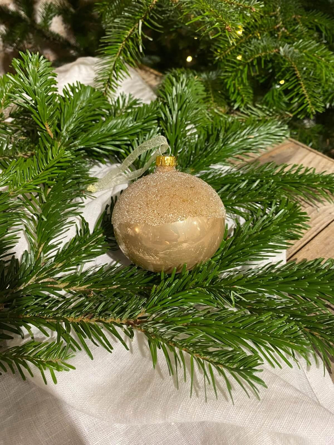 Laure, la boule de Noël - Debongout