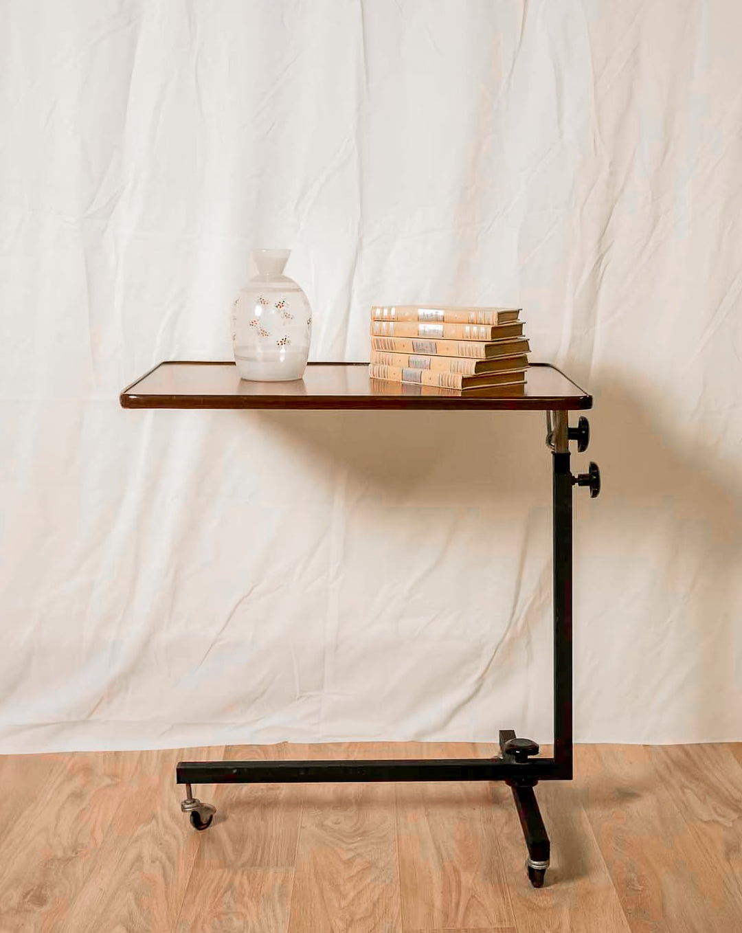 hanna-table-appoint-metal-689-1