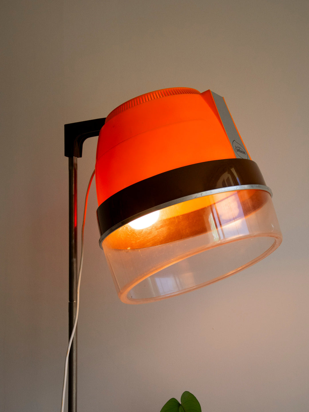suzanne-lampe-a-poser-plexiglass-643-3