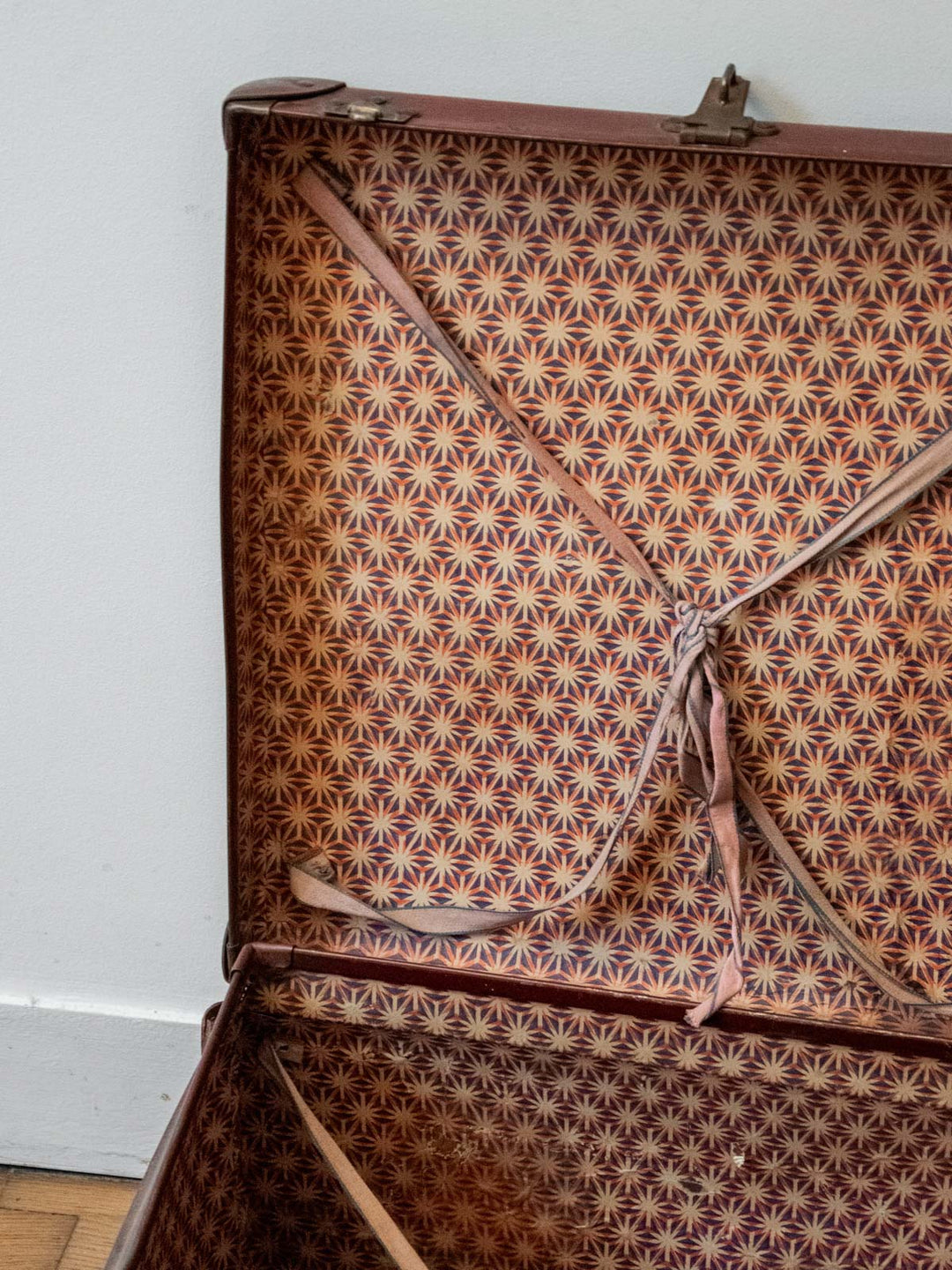 lucienne-malle-carrée-219-9