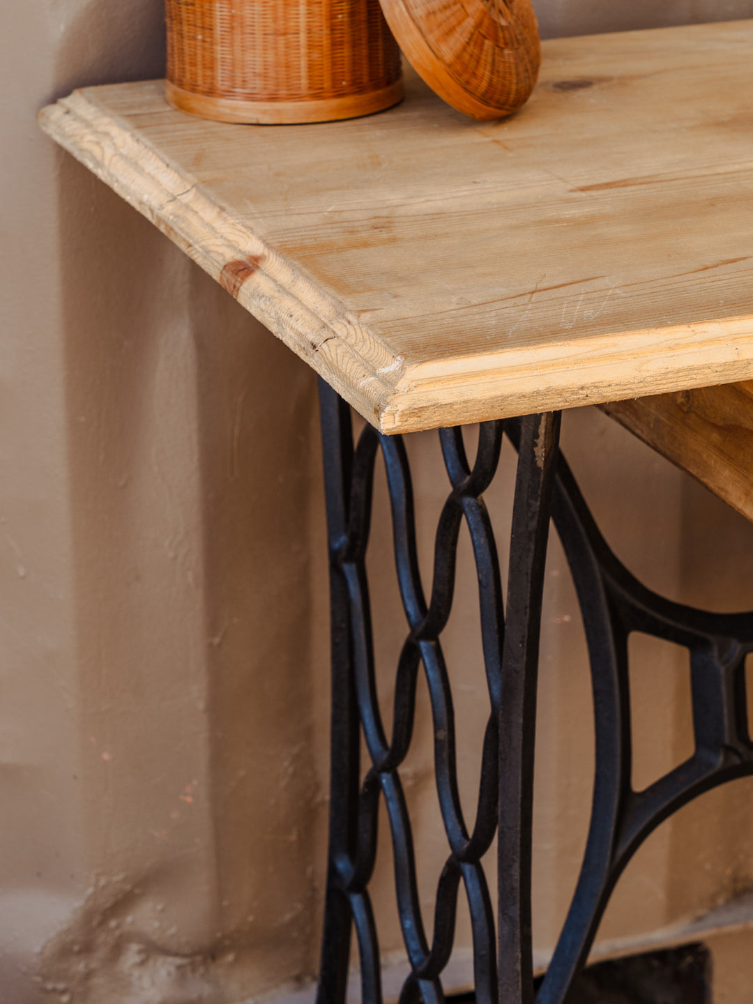 hanna-table-appoint-pin-764-5