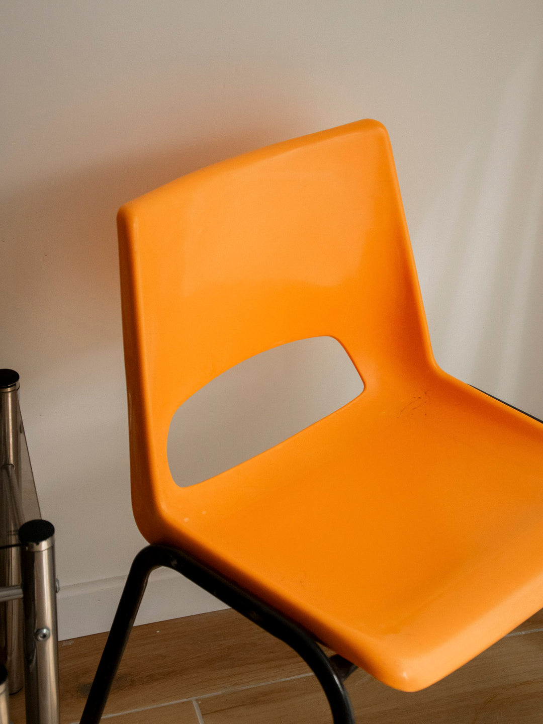 alma-chaise-plastique-1868-6