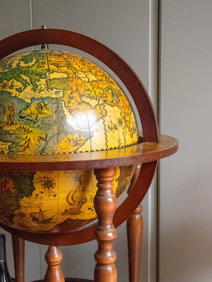 quentin-bar-globe-61-5