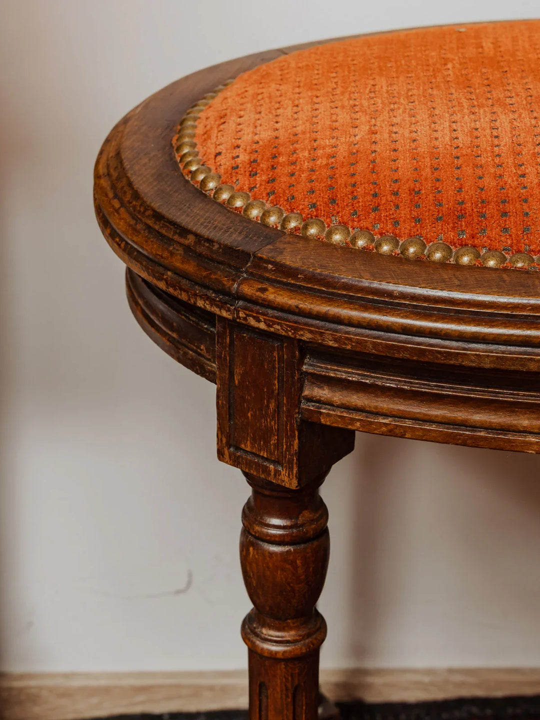 regis-tabouret-bois-937-3