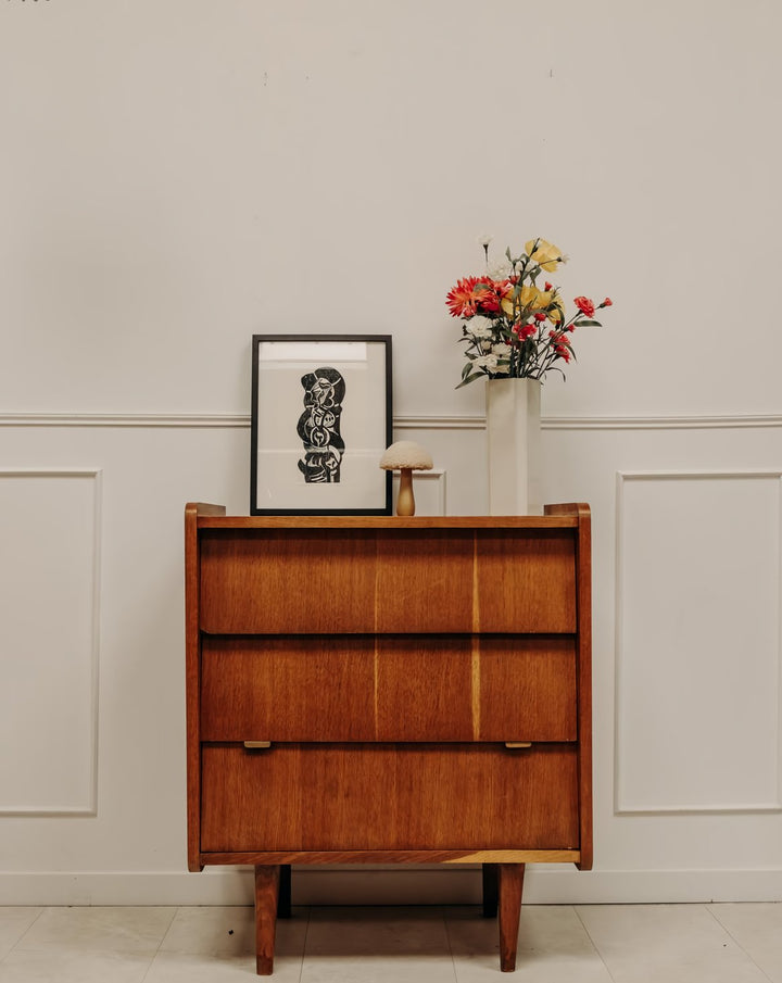 olga-commode-teck-389-1