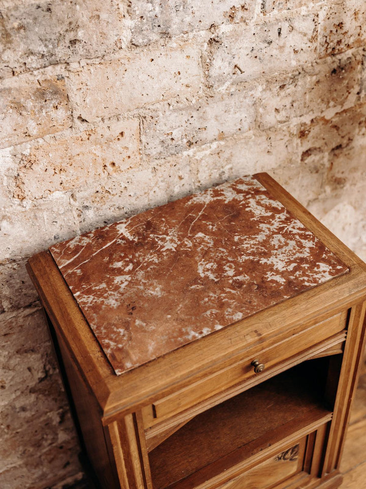 Odile, la table de chevet en marbre N°242 - Debongout