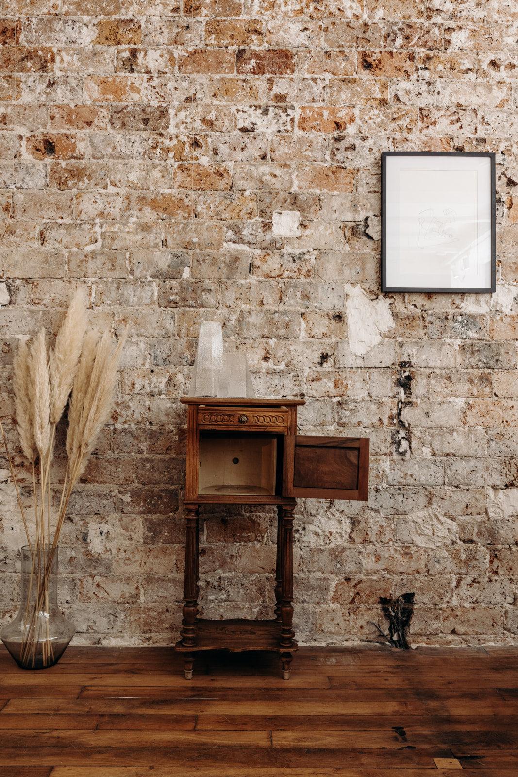Odile, la table de chevet N°177 - Debongout