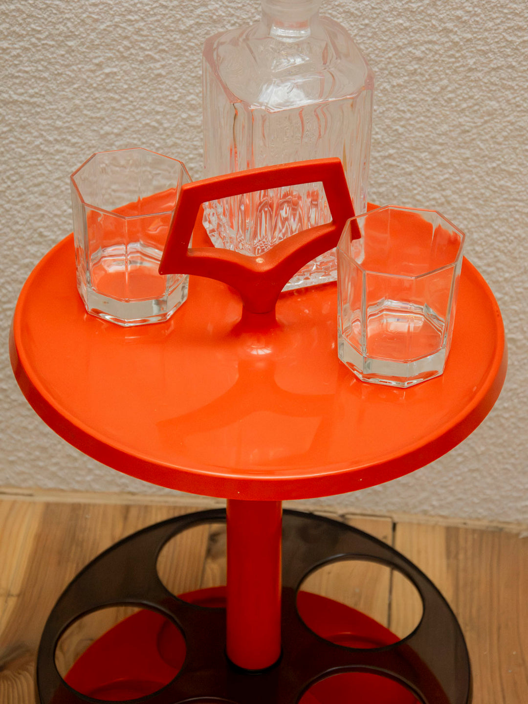 hanna-table-appoint-plexiglass-1612-3
