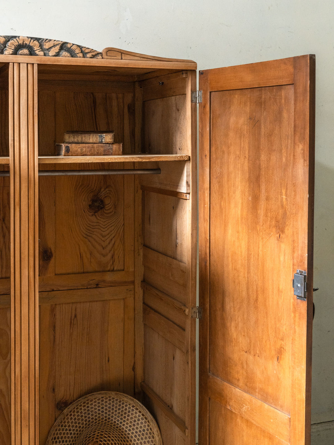 blandine-armoire-bois-498-4