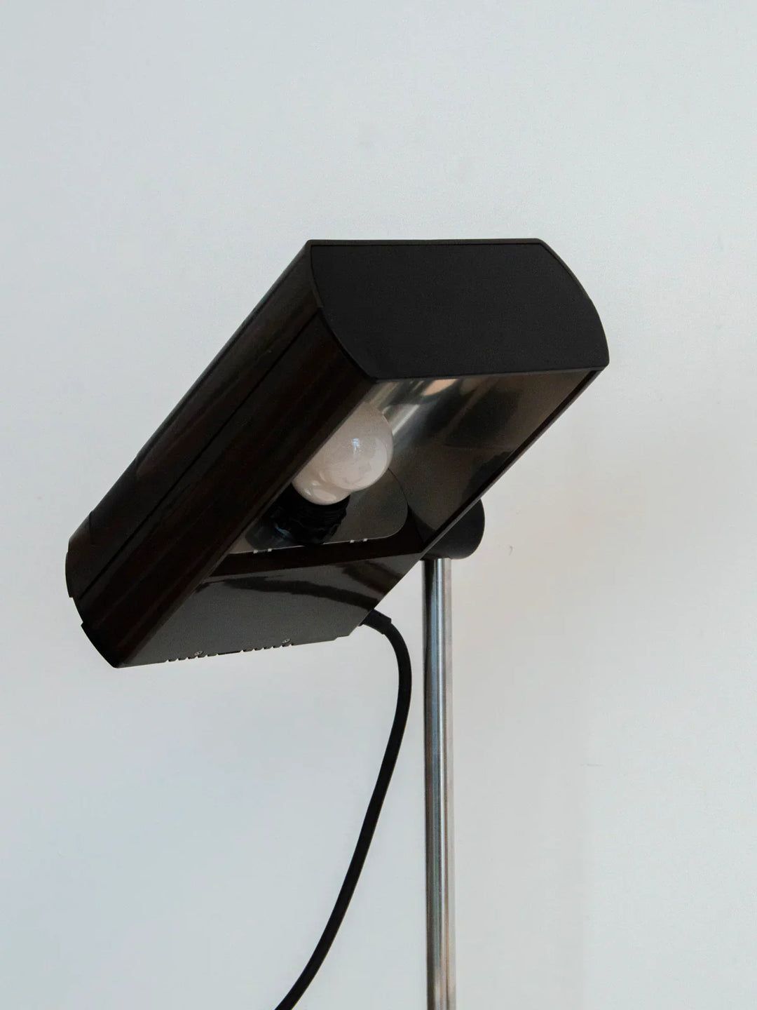 julia-lampe-à-poser-noire-821-3