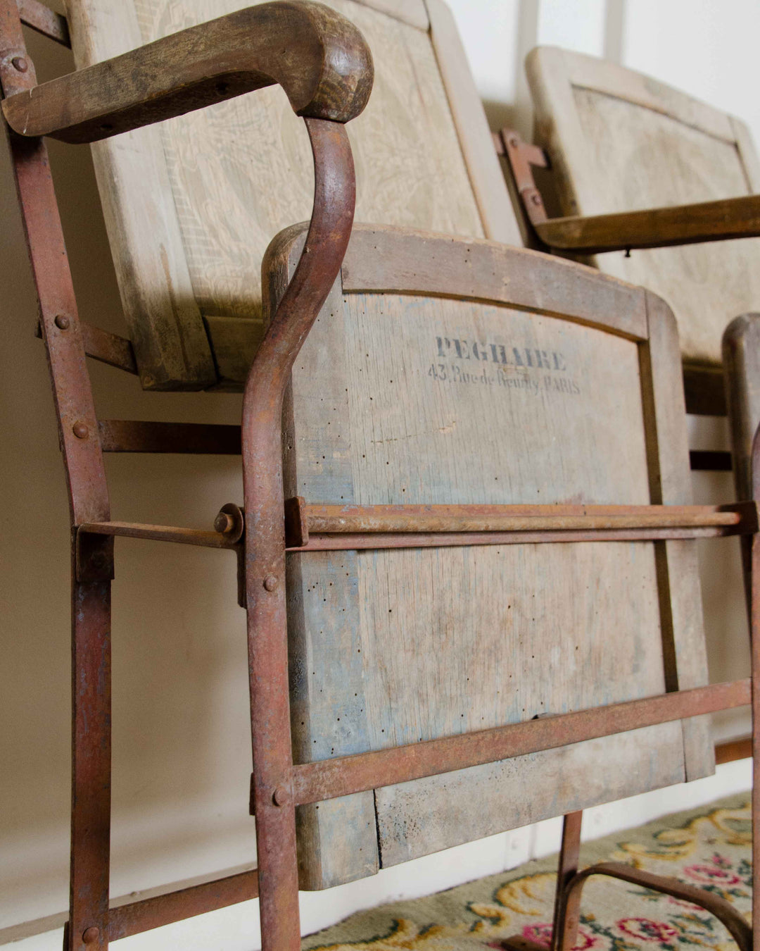 ernest-fauteuil-bois-cinema-1005-9