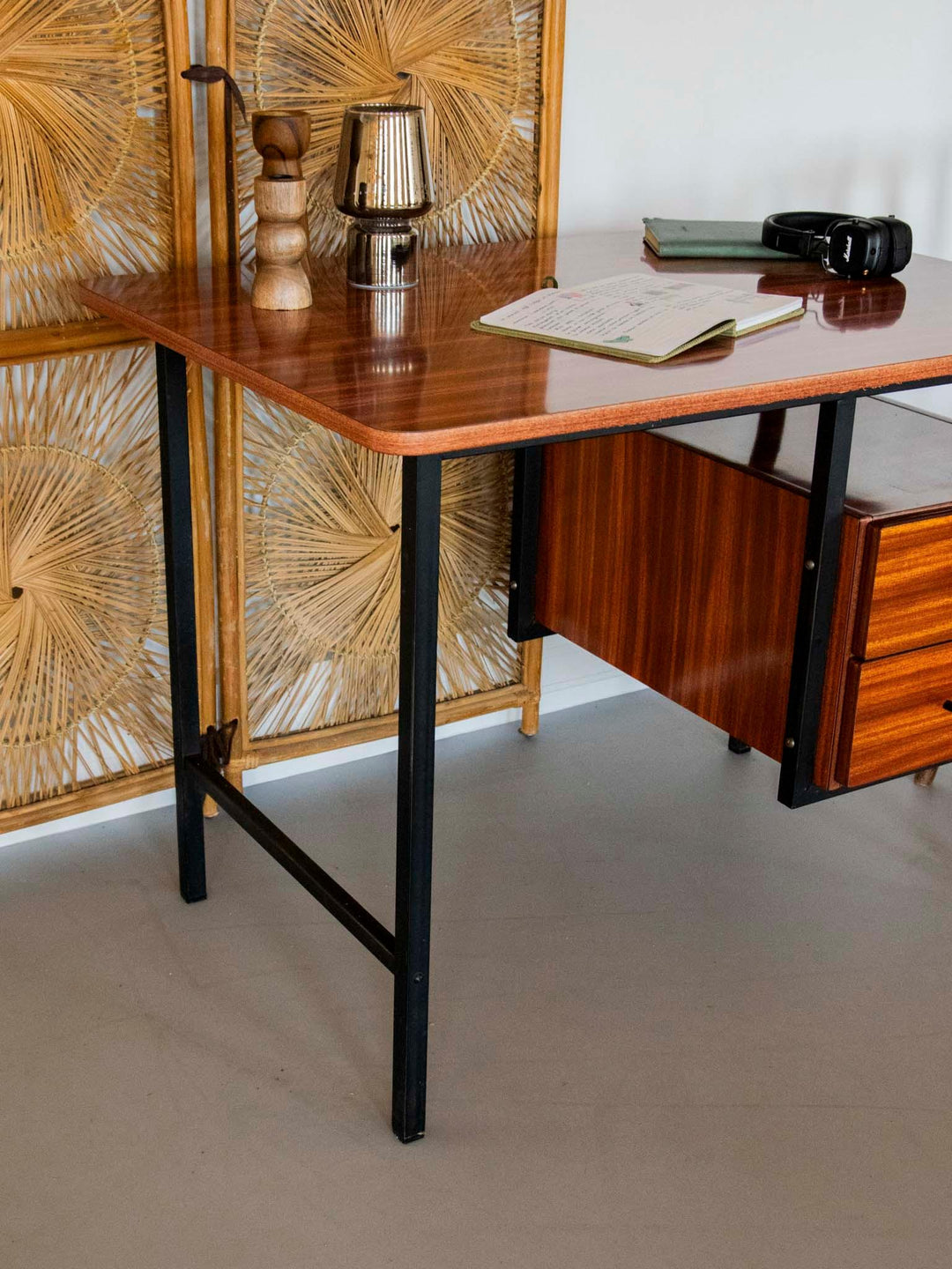 yvan-bureau-formica-521-3